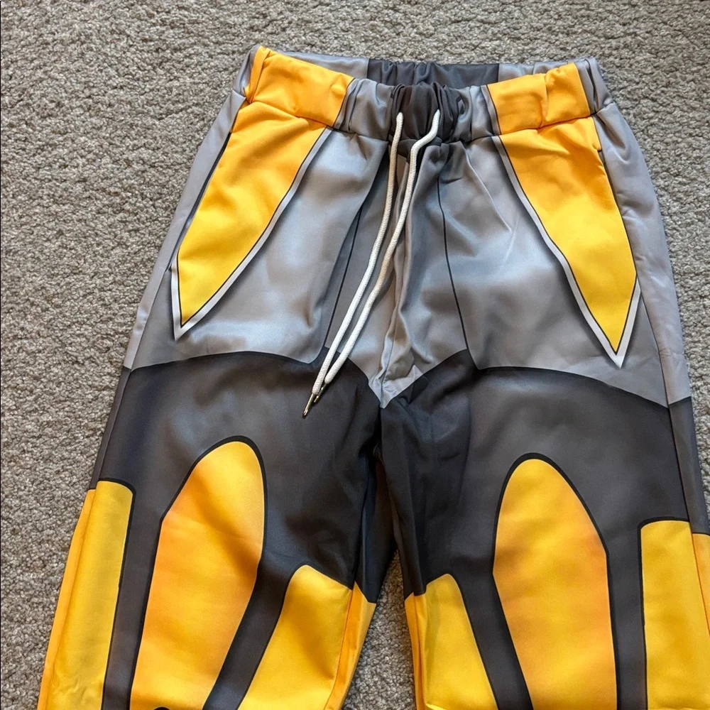 Yellow Robot Transformers Bumblebee costume Large (youth or women’s size) NEW!